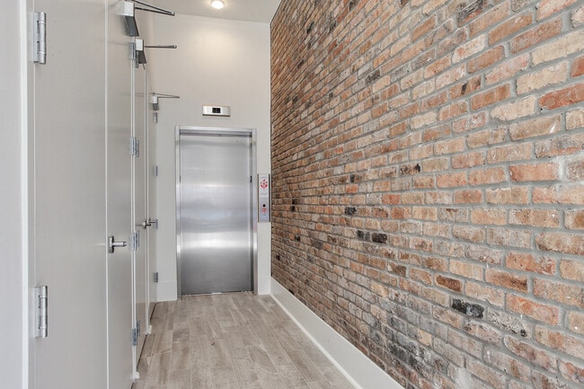 204 Decatur St in New Orleans, LA - Building Photo - Building Photo
