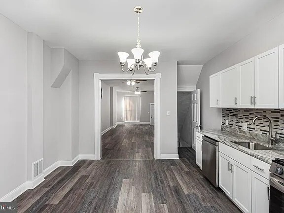 428 N Lakewood Ave, Unit Room 2 in Baltimore, MD - Building Photo - Building Photo