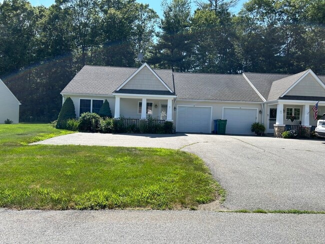 9 River Walk Dr in Brooklyn, CT - Building Photo - Building Photo