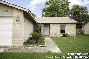 6846 Avila in San Antonio, TX - Building Photo - Building Photo