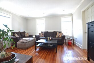 33 Bigelow St, Unit 1 in Boston, MA - Building Photo - Building Photo