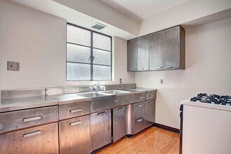 2564 W 5th St in Los Angeles, CA - Building Photo - Building Photo