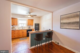 828 Hoffman Pl in Philadelphia, PA - Foto de edificio - Building Photo