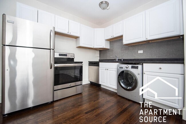 property at 3345 N Marshfield Ave