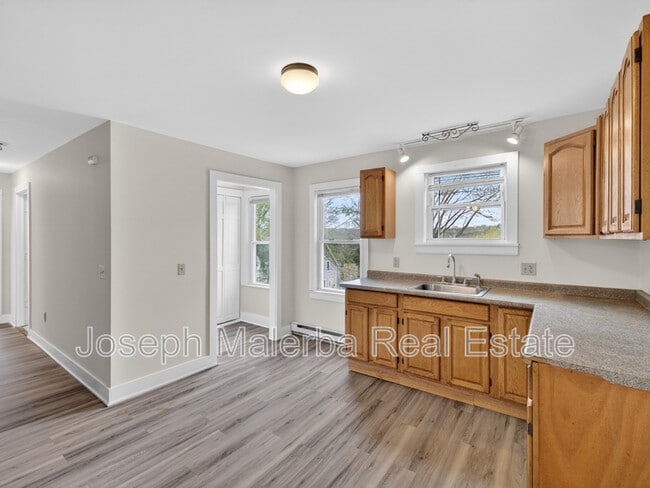 483 Boswell Ave in Norwich, CT - Building Photo - Building Photo