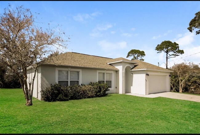 2241 Burlington St in North Port, FL - Building Photo - Building Photo