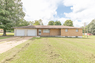 2747 Hickman Rd in Poplar Bluff, MO - Building Photo - Building Photo