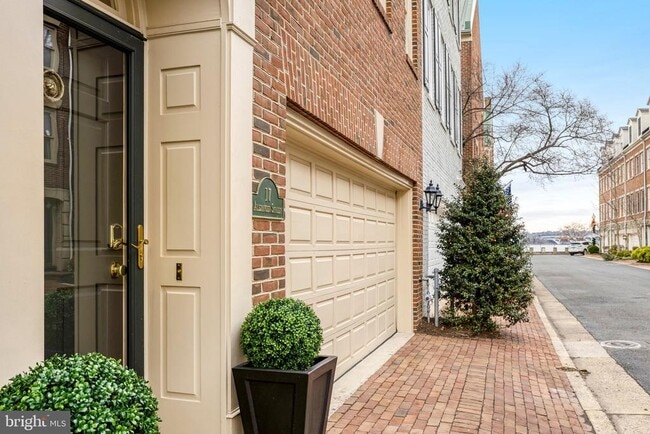 property at 17 Alexander St