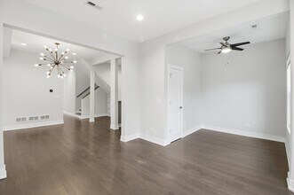 2726 N St Louis Ave in Chicago, IL - Building Photo - Building Photo