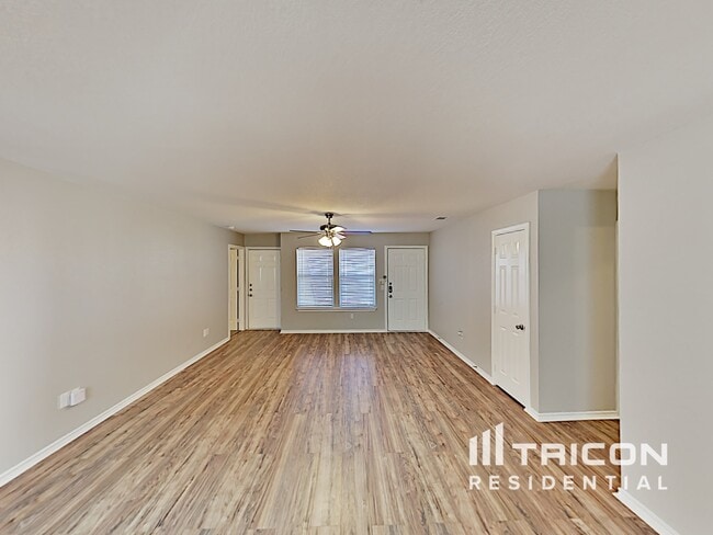 213 Dean Ct in Granbury, TX - Building Photo - Building Photo