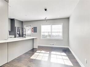 425 Lindbergh Dr NE in Atlanta, GA - Building Photo - Building Photo