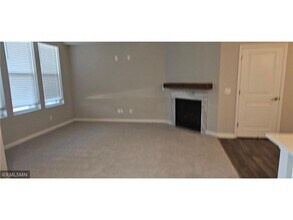 11277 Crestbury Dr in Woodbury, MN - Building Photo - Building Photo