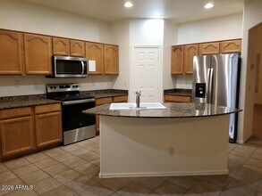 3304 E Hawk Pl in Chandler, AZ - Building Photo - Building Photo