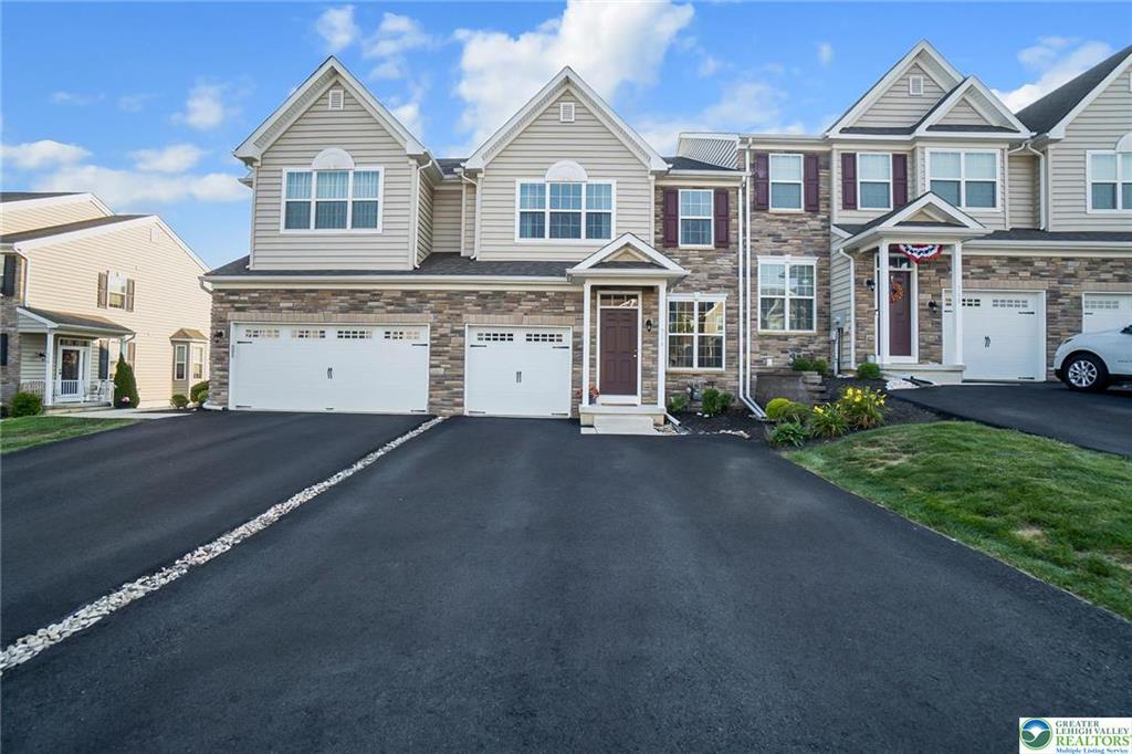 366 Pennycress Rd in Allentown, PA - Building Photo