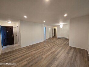 218 Medford Ct in Manalapan, NJ - Building Photo - Building Photo