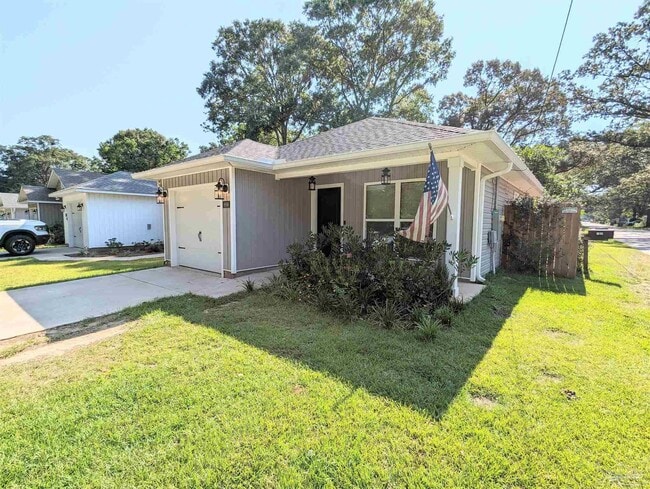 8698 Doris Ave in Pensacola, FL - Building Photo - Building Photo