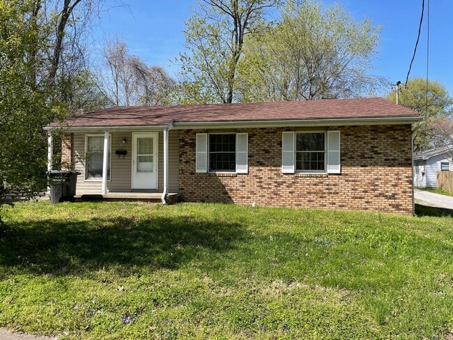 property at 406 W Chestnut St