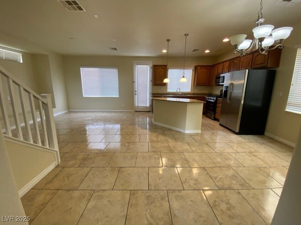 10520 Nantucket Ridge Ave in Las Vegas, NV - Building Photo
