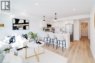 825 Stirling Ave S in Kitchener, ON - Building Photo - Building Photo