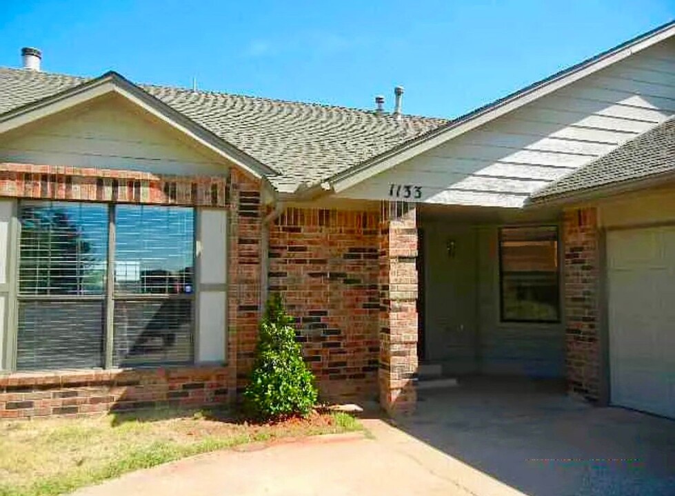 1133 SW 133rd Pl in Oklahoma City, OK - Building Photo