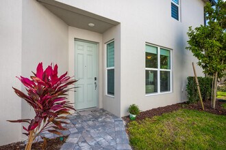 6082 Carre Wy in Greenacres, FL - Building Photo - Building Photo