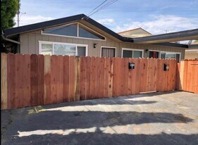 511 W 5th St in Antioch, CA - Building Photo