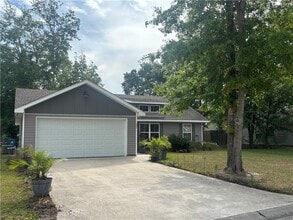 121 Callie Cir in Brunswick, GA - Building Photo - Building Photo