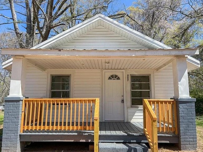 property at 307 Green St