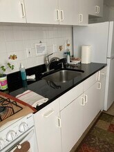 120 Troy Rd in North Bethesda, MD - Building Photo - Building Photo