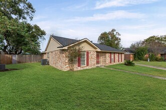 1502 Ashmore Dr in Missouri City, TX - Building Photo - Building Photo