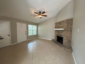 215 Greenlawn Blvd in Round Rock, TX - Building Photo - Building Photo