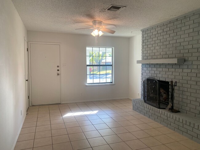 2414 Bunker Hill Dr in Temple, TX - Building Photo - Building Photo