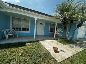 2226 SE Tiffany Ave in Port St. Lucie, FL - Building Photo - Building Photo