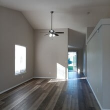 804 Griffin Dr in Monmouth, OR - Building Photo - Building Photo