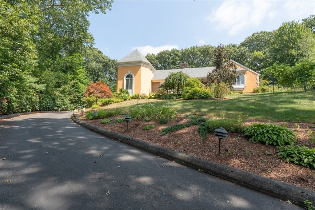 5 Fairview Rd in Canton, MA - Building Photo