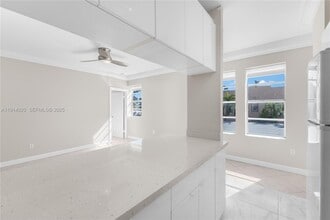 1559 Michigan Ave in Miami Beach, FL - Building Photo - Building Photo