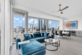 150 E Robinson St, Unit 1801 in Orlando, FL - Building Photo - Building Photo