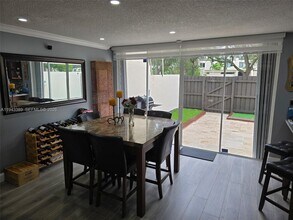 7753 SW 102nd Pl in Miami, FL - Foto de edificio - Building Photo