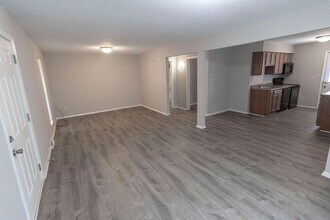 215 Wheaton Ct in Columbia, MO - Building Photo - Building Photo