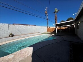 2924 Black Forest Dr in Las Vegas, NV - Building Photo - Building Photo