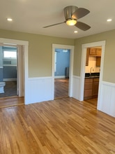 14 Schley St, Unit 2 in Clinton, MA - Foto de edificio - Building Photo