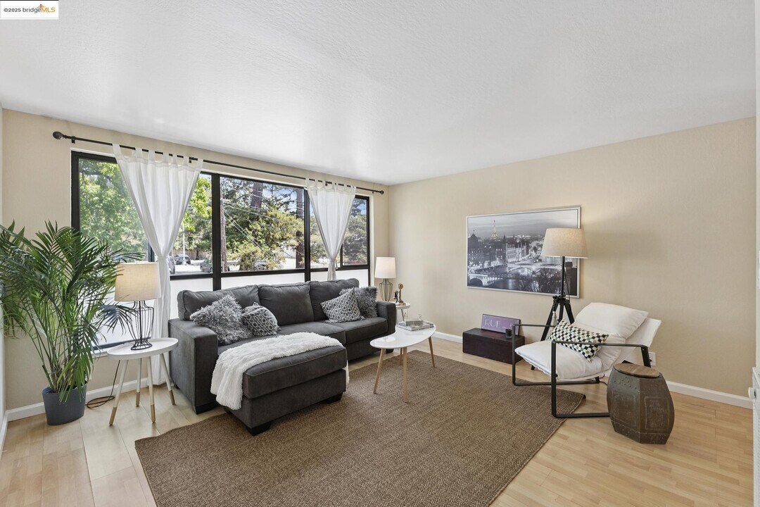 2632 Warring St in Berkeley, CA - Building Photo