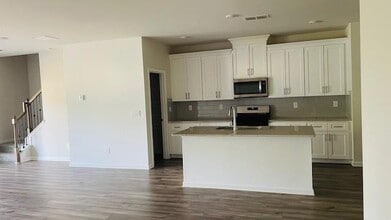 987 Sunny Lk Dr in Lawrenceville, GA - Building Photo - Building Photo