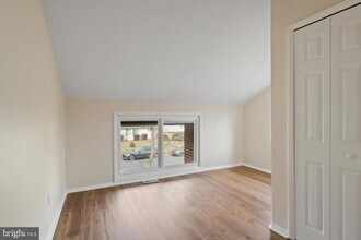 103 Farmington Ln in Sterling, VA - Building Photo - Building Photo