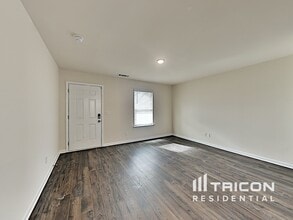 207 Renwick Dr in La Vergne, TN - Building Photo - Building Photo