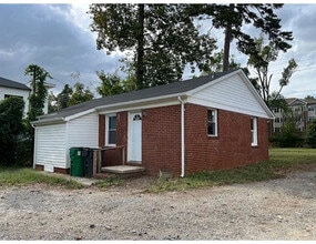Room in House on West Blvd in Charlotte, NC - Building Photo - Building Photo