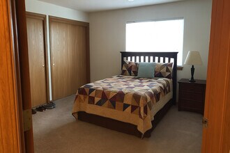 Prairie Fields Apartments in Delavan, WI - Foto de edificio - Building Photo