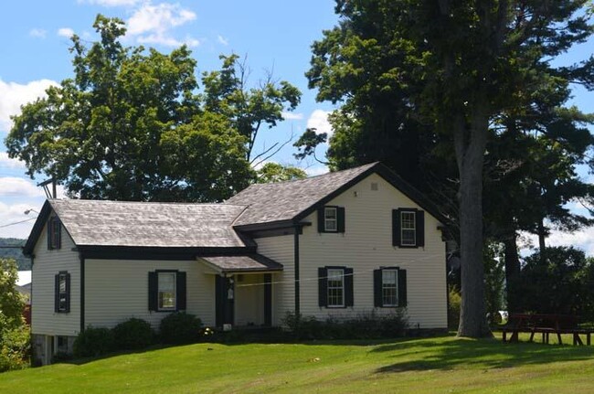 27 Main St in Morris, NY - Building Photo - Building Photo