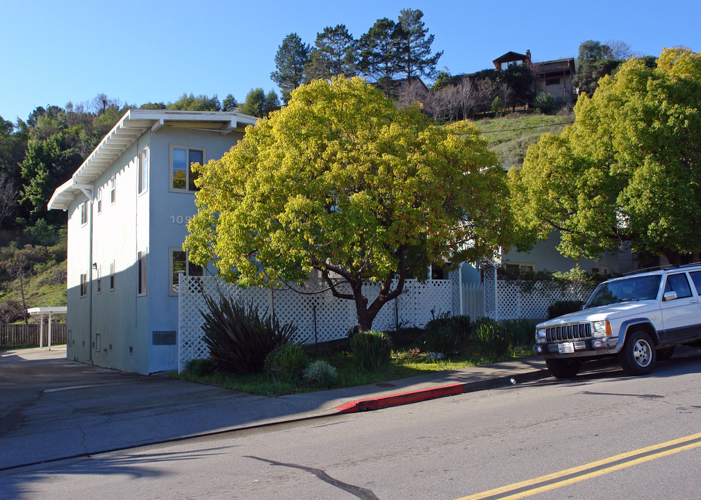 Sa Mona Apartments in San Rafael, CA - Building Photo