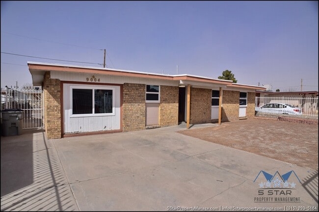 9004 Acatlan Ln in El Paso, TX - Building Photo - Building Photo